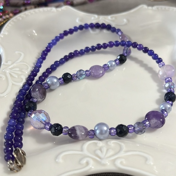 Lot of 16 Vintage Mixed Jewelry Items Purple/Blue/Grey Glass Stones Acrylic Etc - Picture 12 of 17